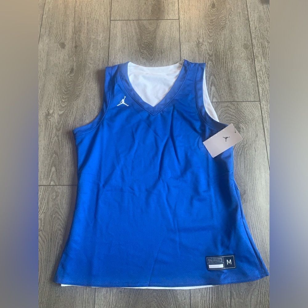 Jordan woman’s basketball tank top reversible use
